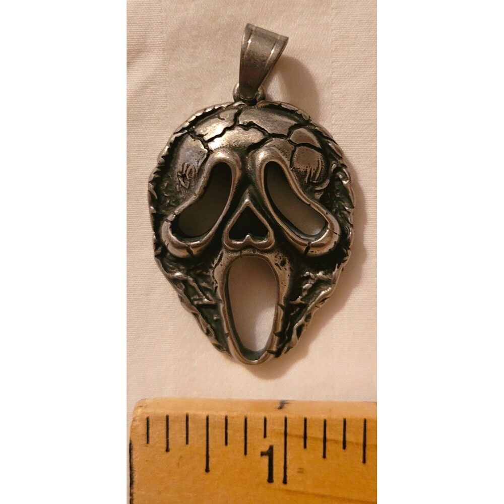 UNIQUE Scream Inspired GHOSTFACE Pendant Antique Silver Tone Metal